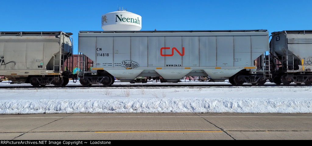 CN 114818